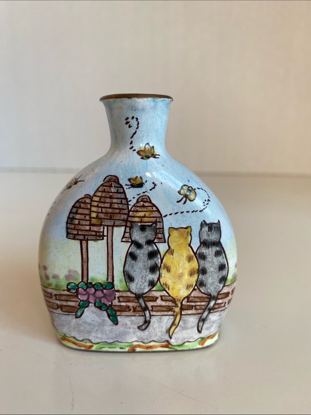 Empress Arts Hand-Painted Cats & Bees Enamel Mini Bud Vase